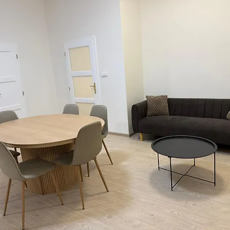 Spacious On Wenceslas Square براغ