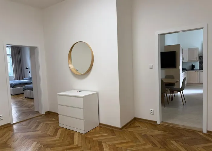 Spacious On Wenceslas Square شقة براغ