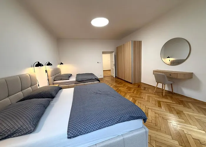 Spacious On Wenceslas Square براغ