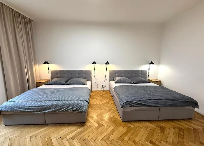 Daire Spacious On Wenceslas Square *