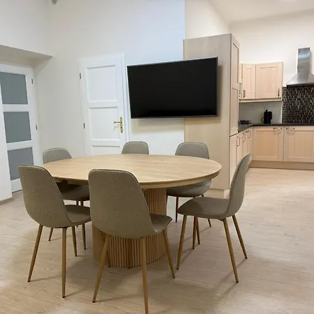 Spacious On Wenceslas Square Apartamento Praga