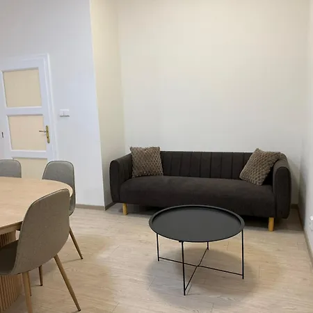 Spacious On Wenceslas Square Apartamento *